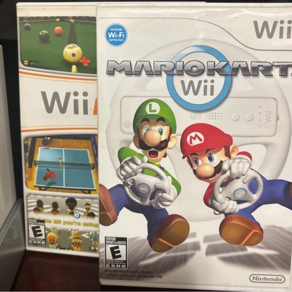 Nintendo Wii Console - Classic White with controllers and games - Picture 3 of 3